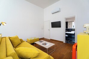 Junior Suite | In-room safe, desk, blackout curtains, free WiFi - YourHome - Casa Iovino (Sorrento)