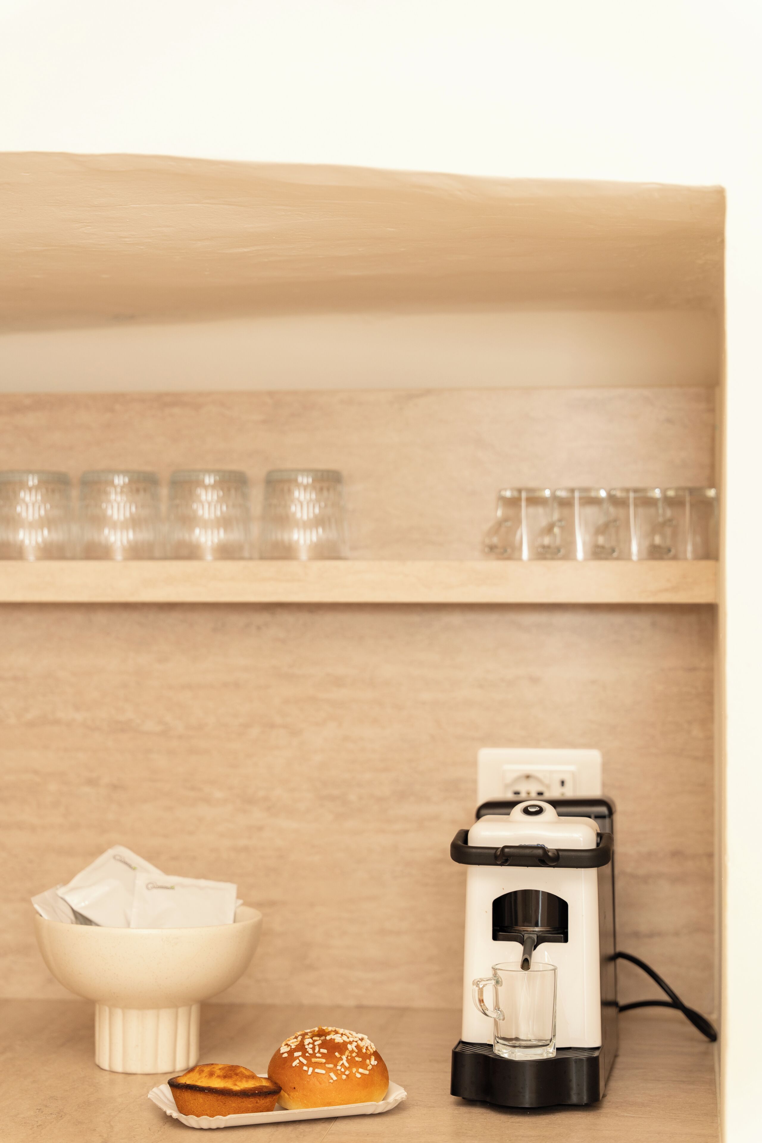 Kaffee und/oder Kaffeemaschine