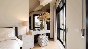 3 bedrooms, iron/ironing board, travel crib, WiFi