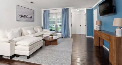 Spacious 2 Bed Lower Greenville Getaway (Left Side)