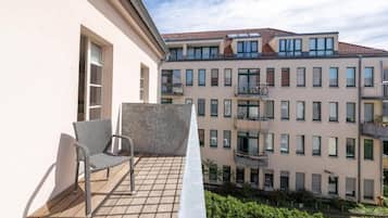 Appartamento Deluxe, balcone, vista città | Parco della struttura