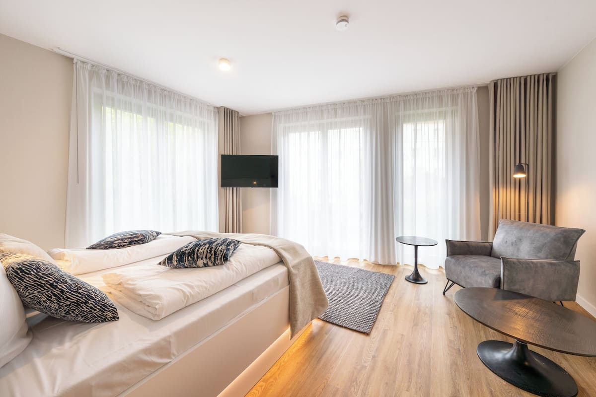 Iron/ironing board (on request), WiFi (free), bed sheets