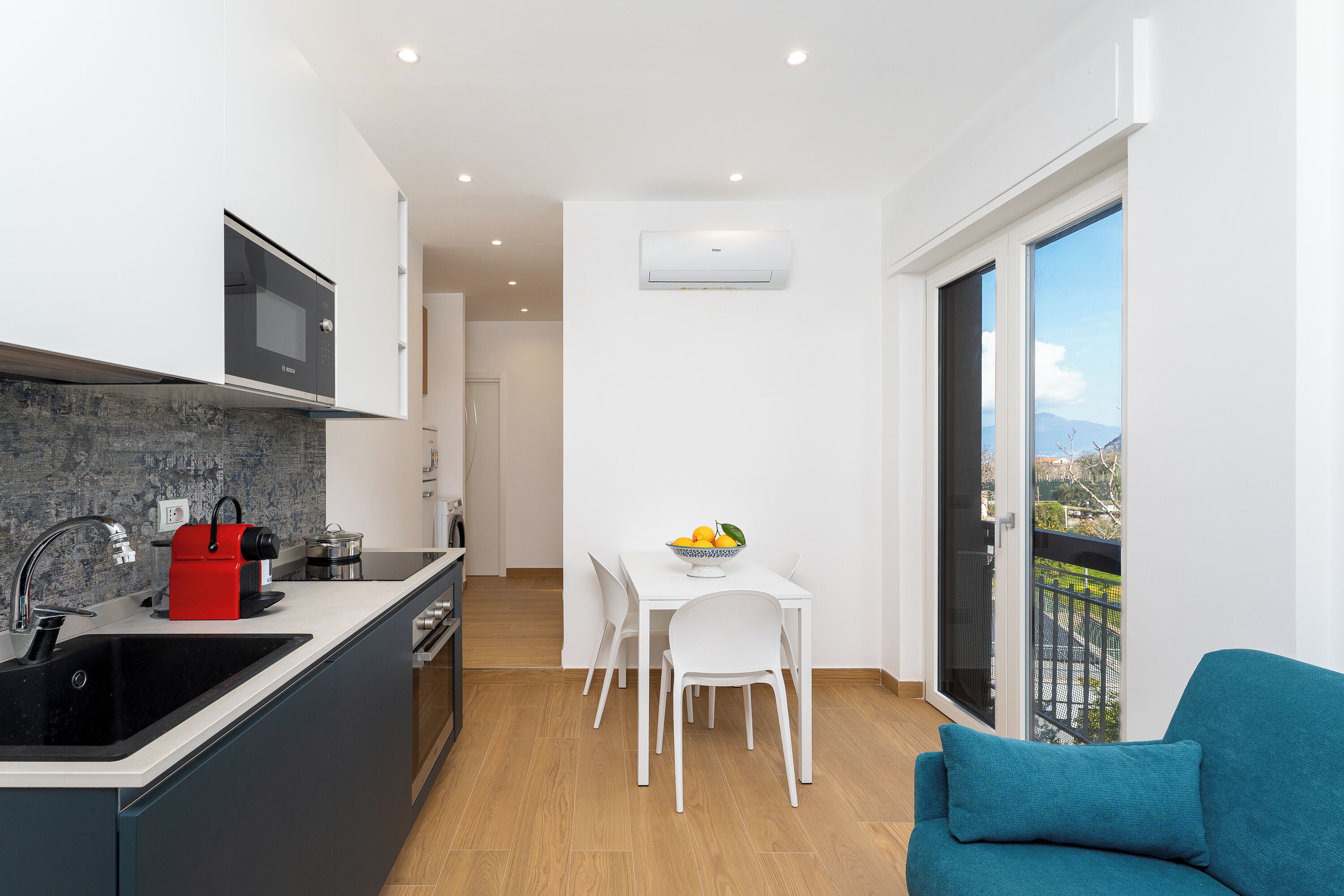 Apartamento, 2 habitaciones, balcón | Cocina privada | Frigorífico grande, microondas, horno y placa de cocina