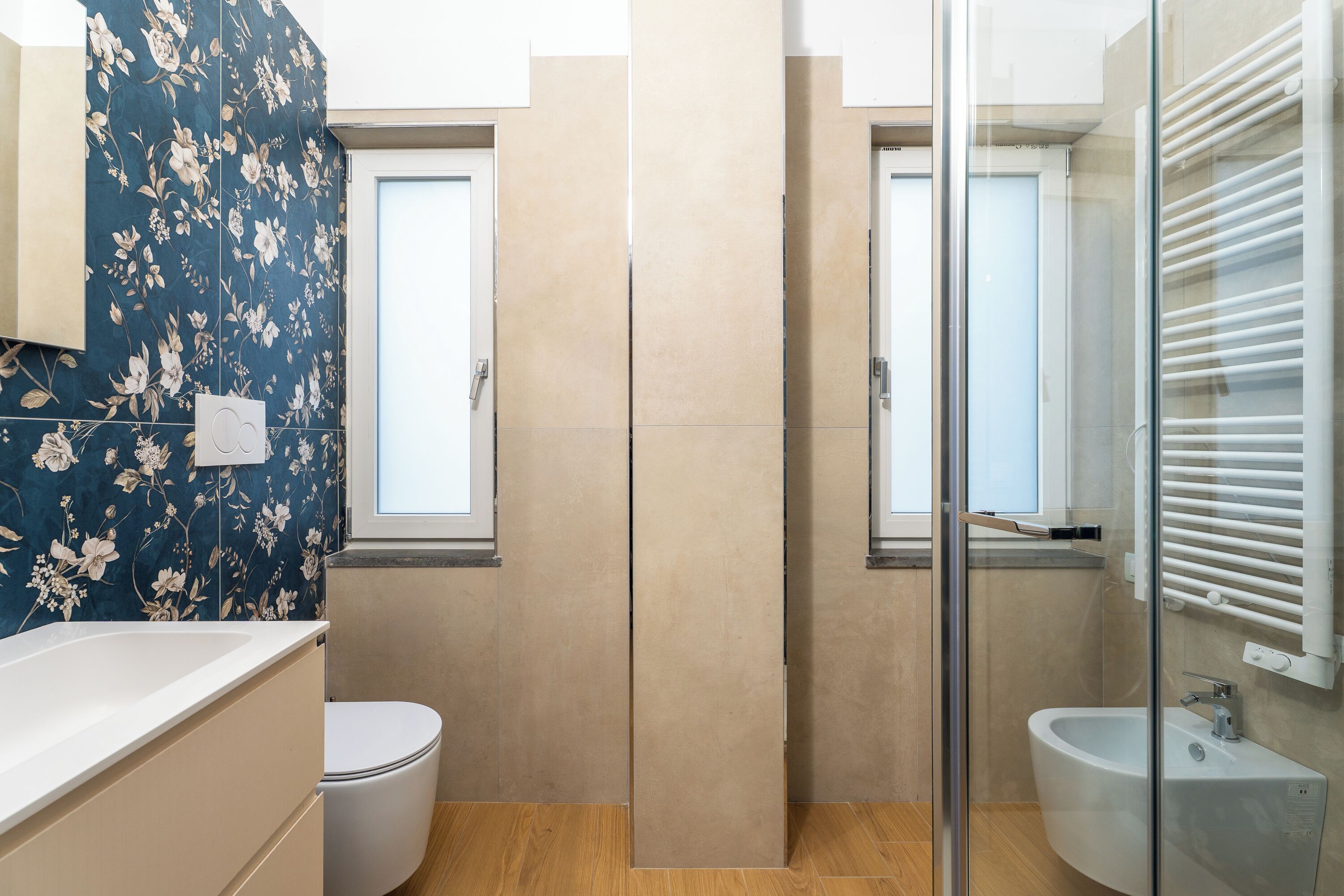 Appartement, 2 slaapkamers, balkon | Badkamer | Een douche, een haardroger, handdoeken, zeep