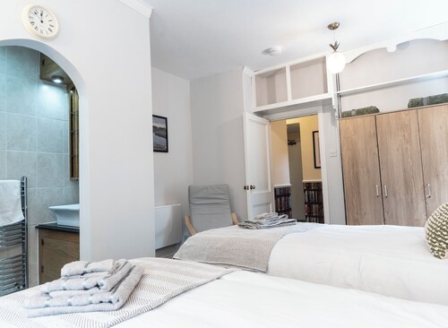 St Andrews House by Guestz