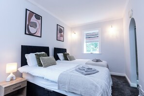 1 bedroom, iron/ironing board, WiFi, bed sheets - St Andrews House by Guestz (Lytham Saint Annes)