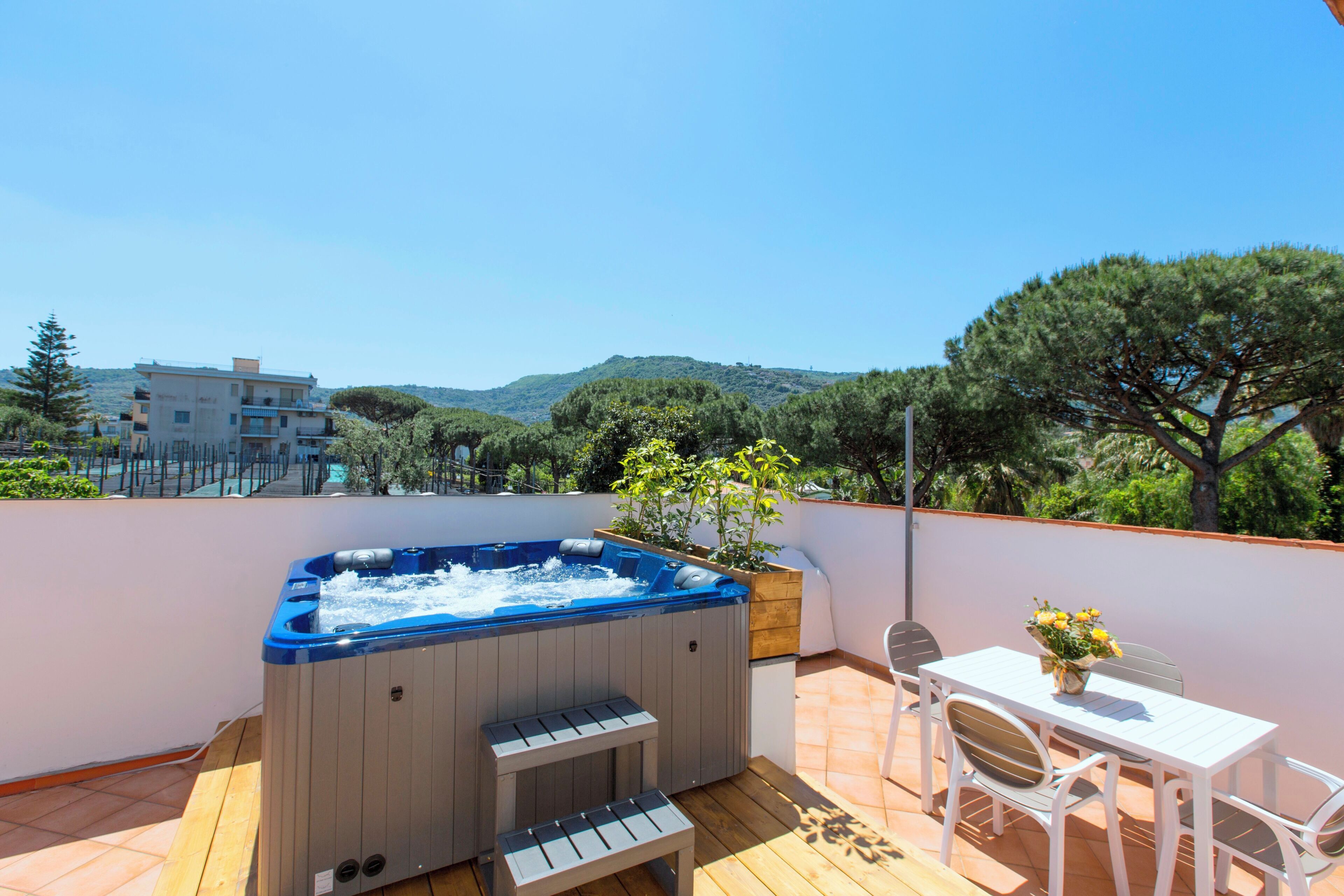 Penthouselejlighed - delvis havudsigt | Privat spabad