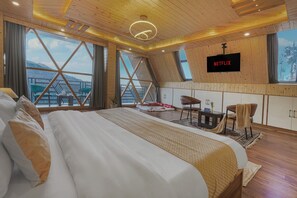 5 bedrooms, iron/ironing board, WiFi, bed sheets - A-Frame Villa Kufri - Forest Stay + Bonfire (Kufri)