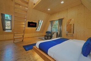 5 bedrooms, iron/ironing board, WiFi, bed sheets - A-Frame Villa Kufri - Forest Stay + Bonfire (Kufri)