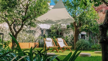 Deluxe-studio, keittiö | Ulkoalueet