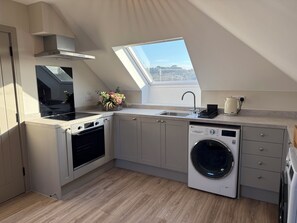 Private kitchen - Modern and plush flat with roof garden (Southampton)