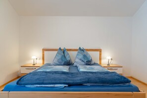 1 chambre, lit parapluie, Wi-Fi gratuit, draps fournis