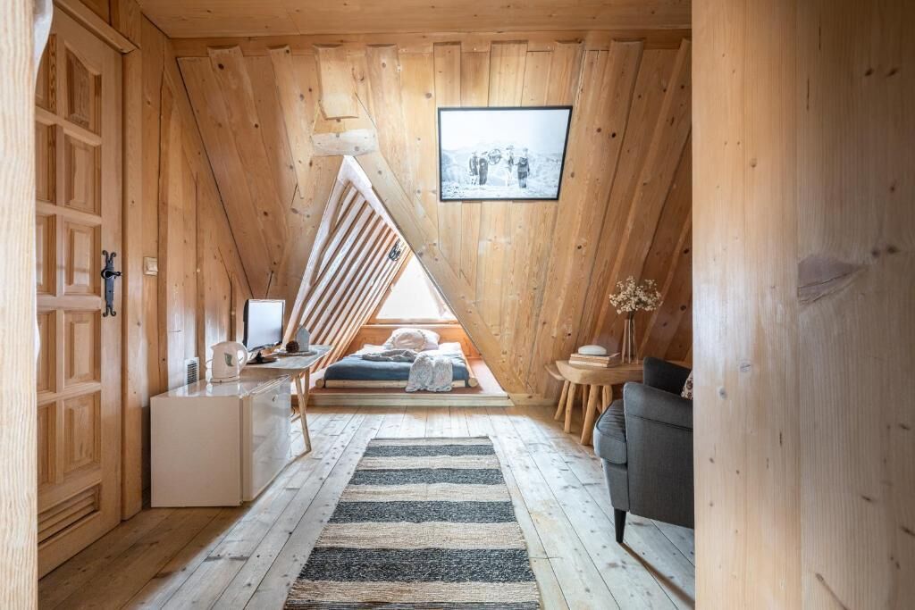 Single Room | Interior