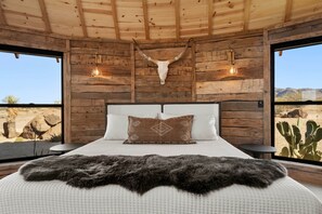 1 bedroom, WiFi, bed sheets - Mojave Yurt: 25 Acres, Hot Tub, Pool & Stargazing (San Bernardino County)