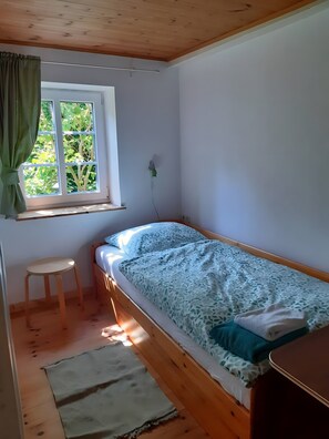 4 bedrooms, iron/ironing board, WiFi - Holiday Home 'Ferienhaus Petersen' with Sea View, Shared Terrace and Wi-Fi (Langeneß)