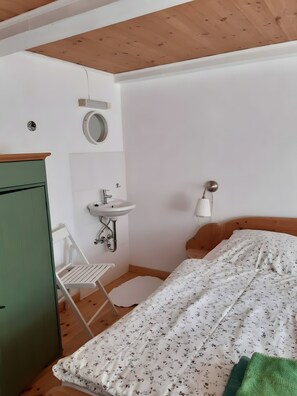 4 chambres, fer et planche à repasser, Wi-Fi