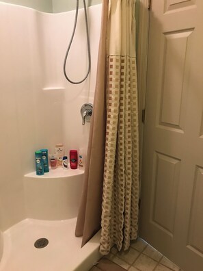 Bathroom - Charming 2-bedroom, 1-bathroom home in Carroll,NH located on 7 acres White Mtns (Carroll)