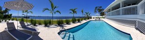 Outdoor pool, a heated pool - Villa Southern Living, dreamy waterfront vacation home in Cape Coral (Cape Coral)