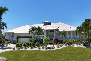 Exterior - Villa Southern Living, dreamy waterfront vacation home in Cape Coral (Cape Coral)