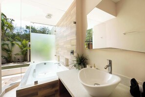 Shower, hair dryer, towels, shampoo - Chic 6BR Dual villa with 4 Private Pools-Concierge (Tulum)