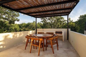 Outdoor dining - spacious 2BR Retreat w/Private Rooftop - Holistika (Tulum)