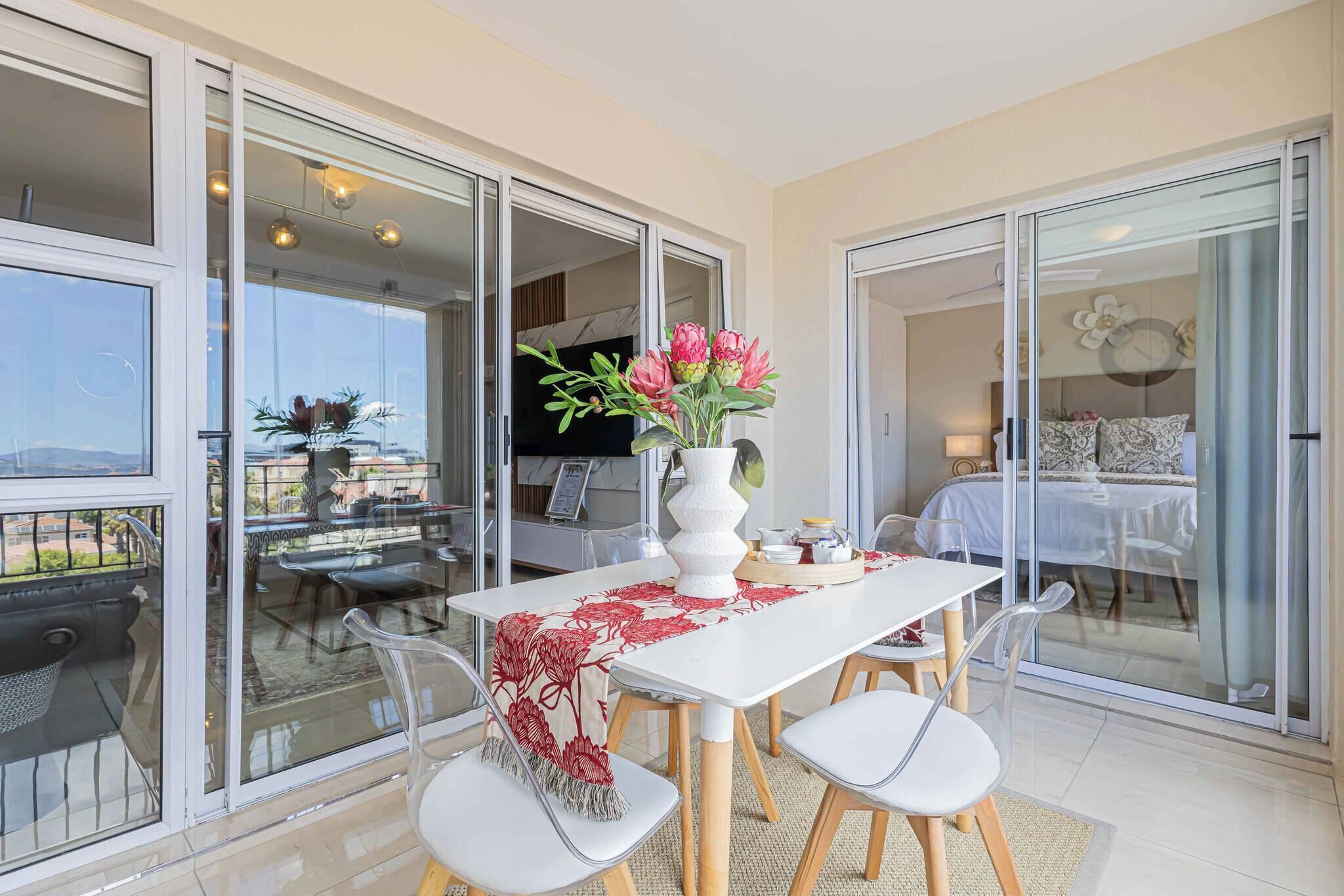 Apartment, 2 Bedrooms, Accessible, Balcony | Dining room