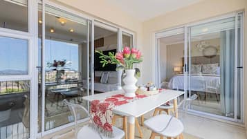 Leilighet, 2 soverom, tilgjengelighetstilpasset, balkong | Spisestue