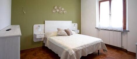 Chambre Triple, vue jardin