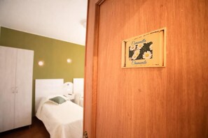 Twin kamer, uitzicht op de binnenplaats | Gratis wifi