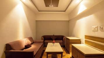 Studio, City View | Interior