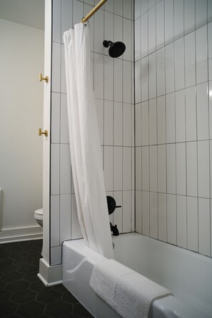 Hårtørrer, håndklæder, Sæbe, Shampoo