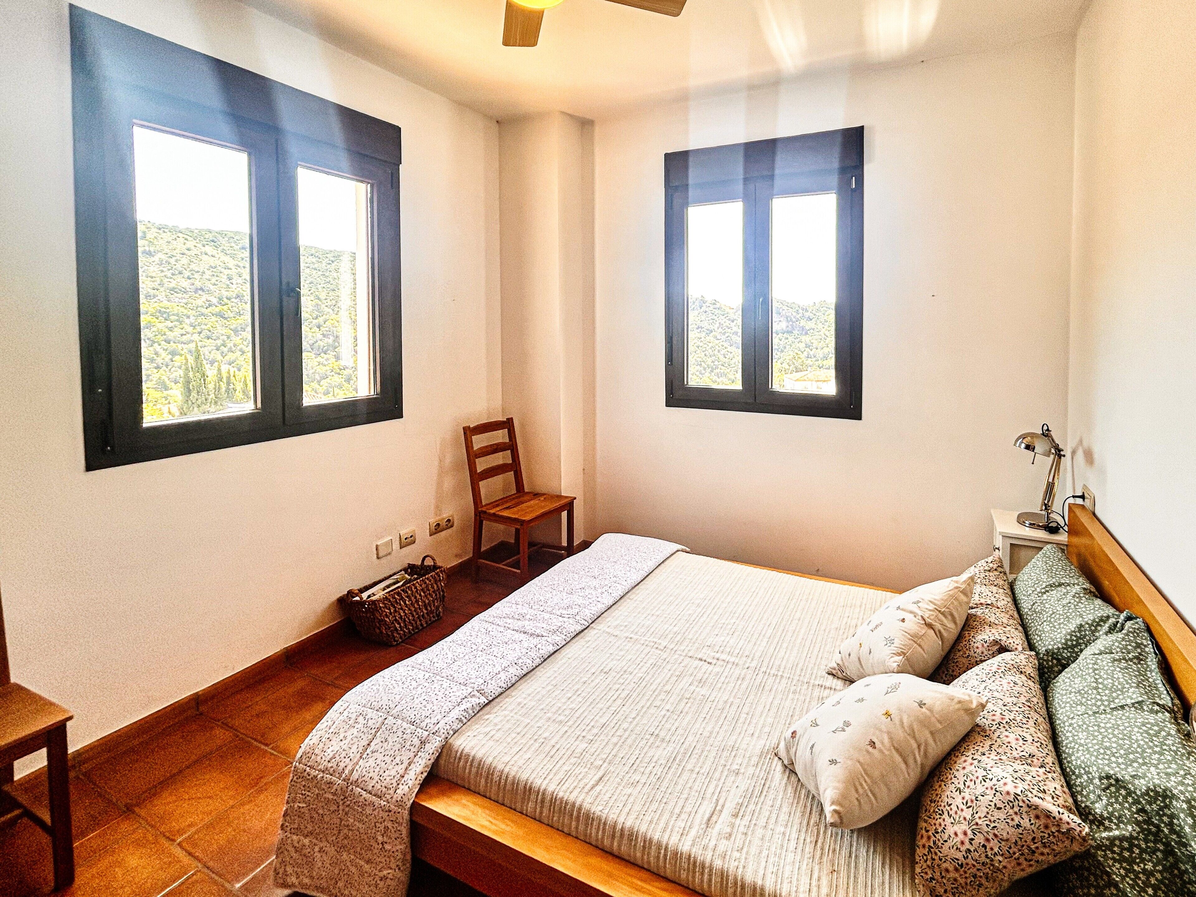2 dormitorios, tabla de planchar con plancha, wifi y ropa de cama
