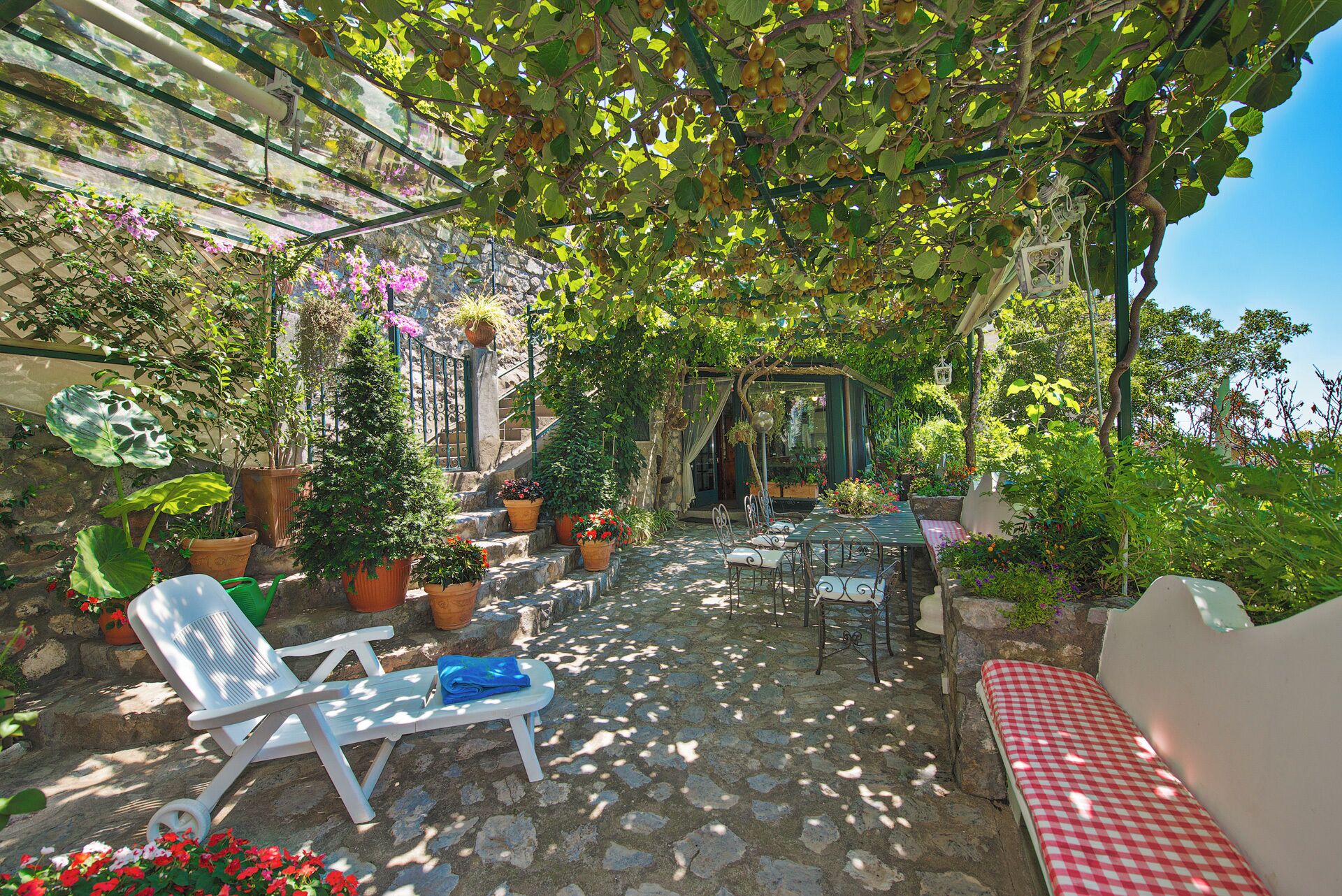 Appartement, 2 chambres, vue jardin | Restauration extérieure