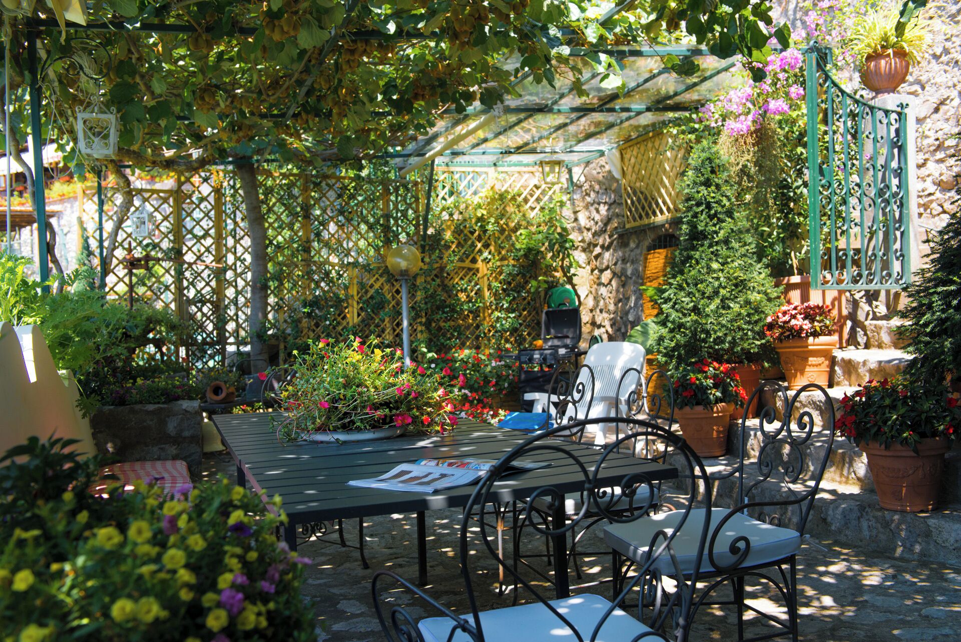 Appartement, 2 chambres, vue jardin | Restauration extérieure