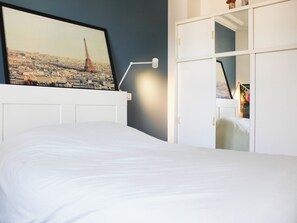 1 bedroom, WiFi, bed sheets - Bright 35m² apartment with sunny balcony in Paris (Paris)