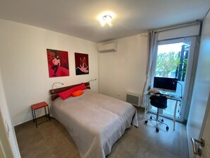 2 bedrooms, iron/ironing board, WiFi, bed sheets - Apartment with Pool and Terrace in Montpellier (Montpellier)