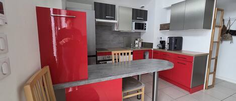 Fridge, microwave, oven, dishwasher