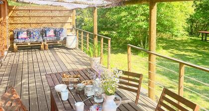Wooden chalet in La Chaloupe, 20 mns from the beach!
