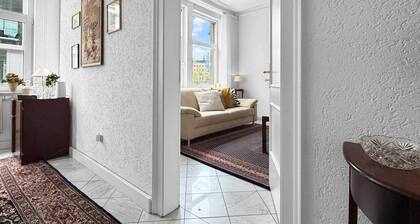 Große zentrale Wohnung · Balkon · für 10 Gäste