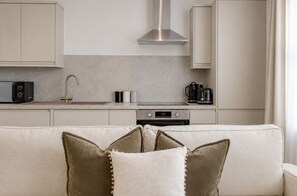 Interior - New! Elegant & Stylish 1BR City Centre Nr High St by Luxiety Stays (Southend-on-Sea)