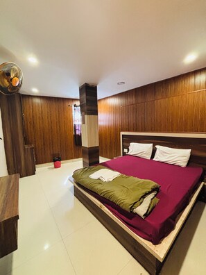 Basic Double Room, Bay View - Hotel tuk tuk palace (Ranchi)