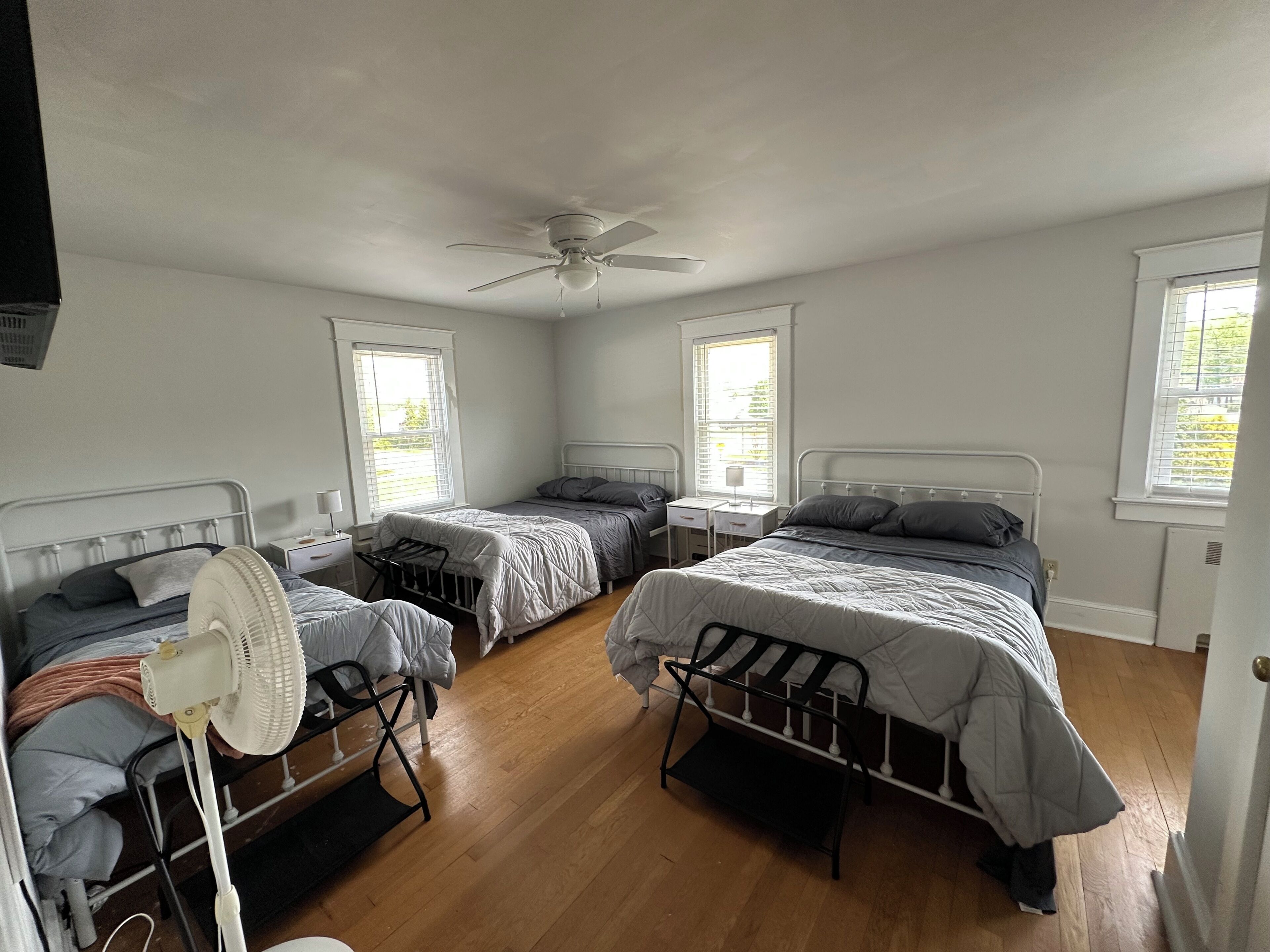 4 bedrooms, iron/ironing board, free WiFi, bed sheets