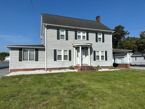 The 1934 Farmhouse - close to the beaches