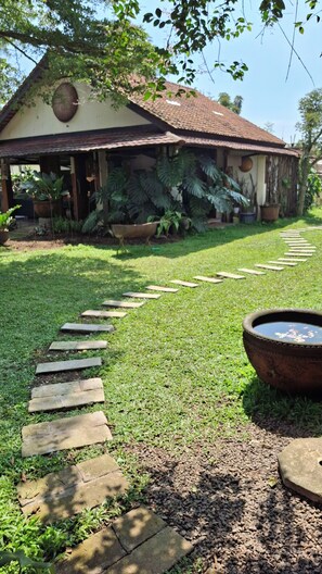 Property grounds - Dagope Homestay (Lembang)