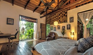 3 bedrooms, desk, free WiFi, bed sheets - Villa Macaw • Secluded Punta Uva Villa with Pool • Sleeps 10 (Puerto Viejo de Talamanca)