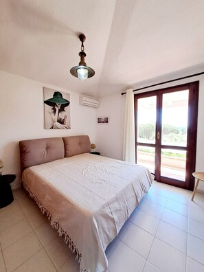 3 bedrooms, iron/ironing board, Internet, bed sheets - Villa Belvedere at Riccardo's (Villasimius)