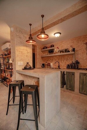 Bar (on property) - Casa Ek: House•Safe•Fast WiFi•Pool•Walkable  area (Mérida)