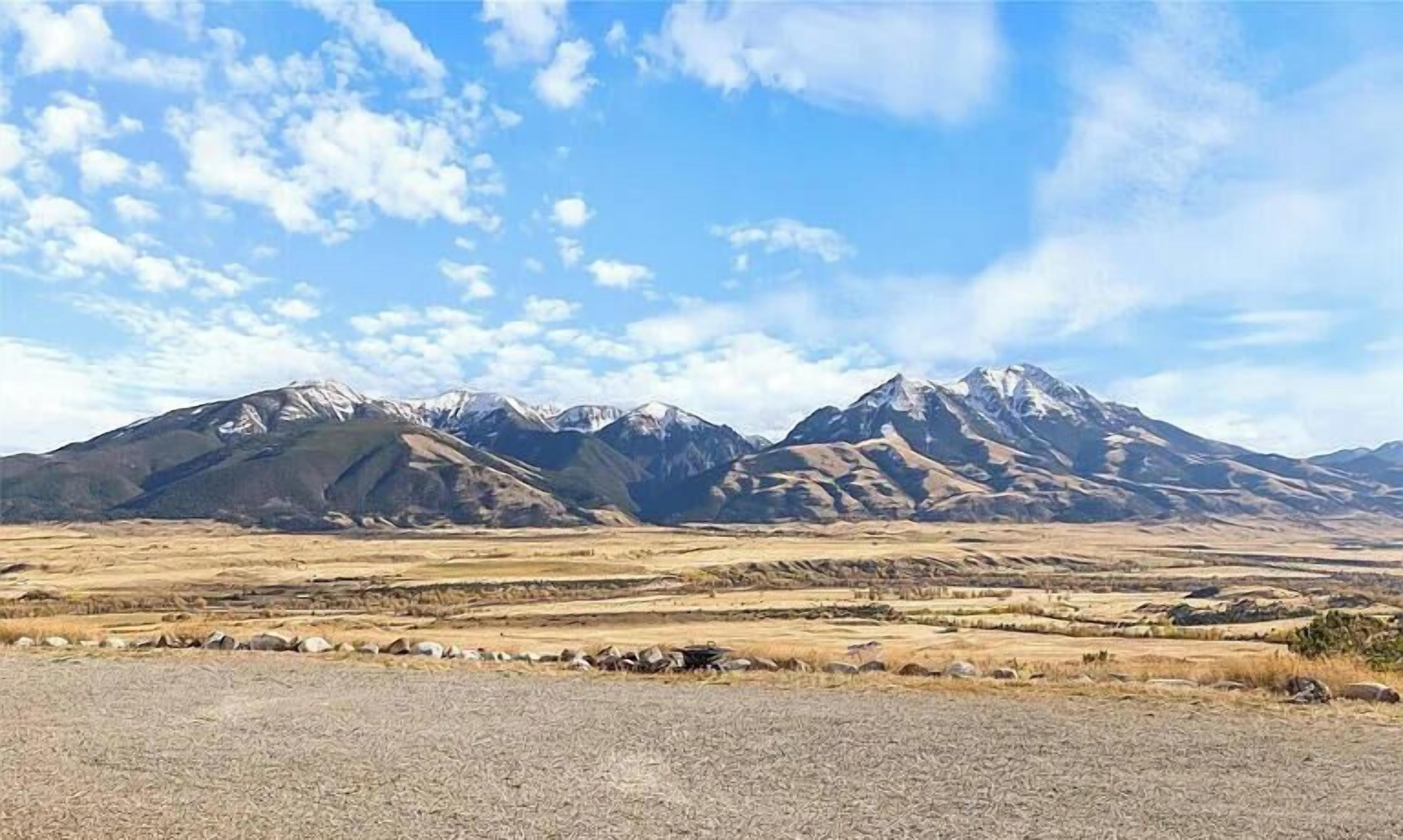 Your Emigrant Mt view comes with fantastic views and sunsets.