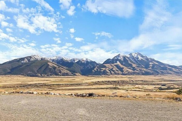 Your Emigrant Mt view comes with fantastic views and sunsets.