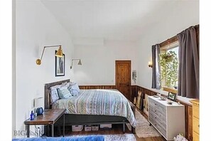 Room - Grizzly Suite in Emigrant (Emigrant)